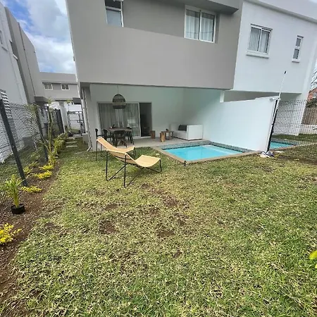Black River Villa W17